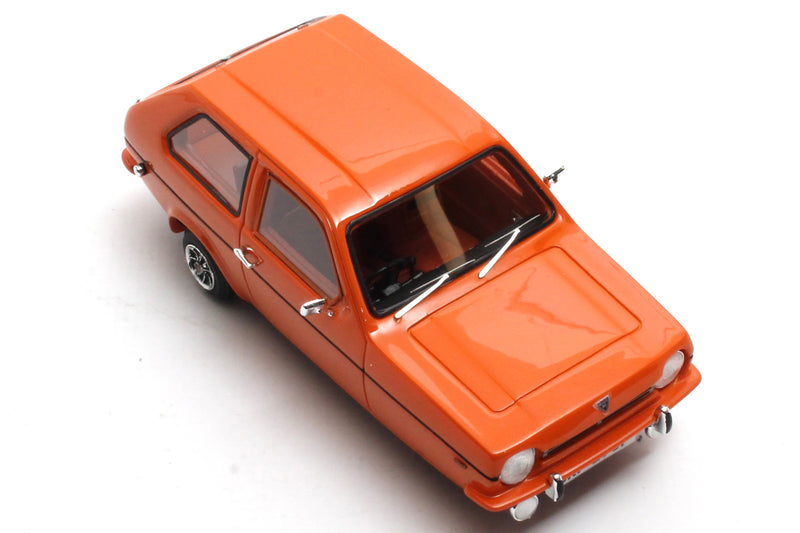 Reliant Robin Saloon orange 1:43