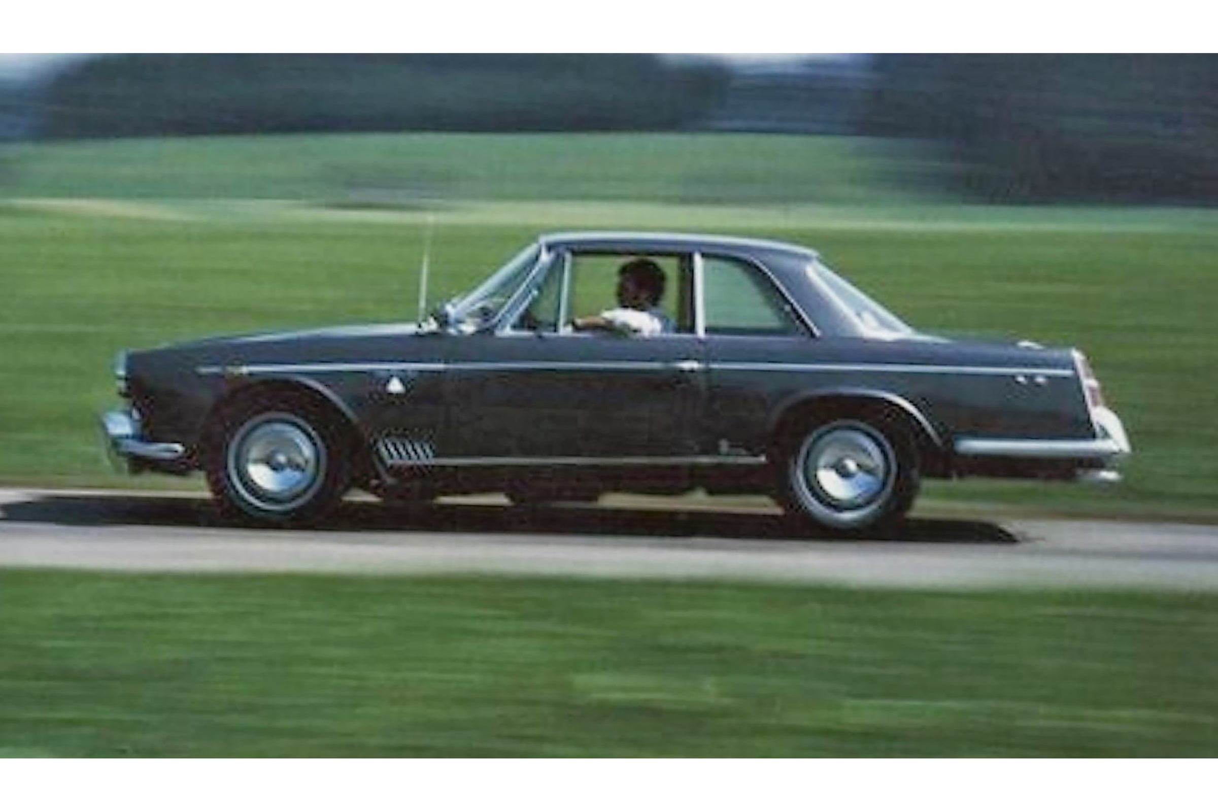 Matrix 1:43 - 1 - Coche deportivo a escala - Alfa Romeo 2000 Praho
