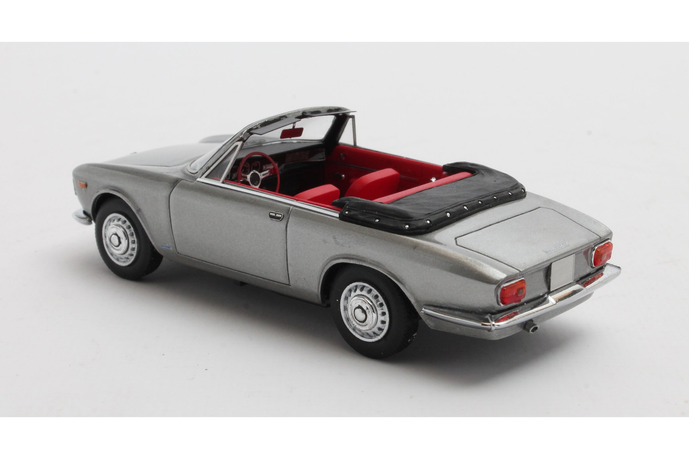 Matrix 1/43 Alfa Romeo Giulia GTC Cabrio 1964 – Argentée – Modèle Résine Neuf