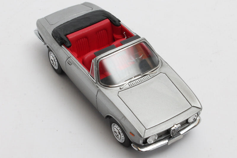 Alfa Romeo Giulia GTC Cabrio silber 1:43