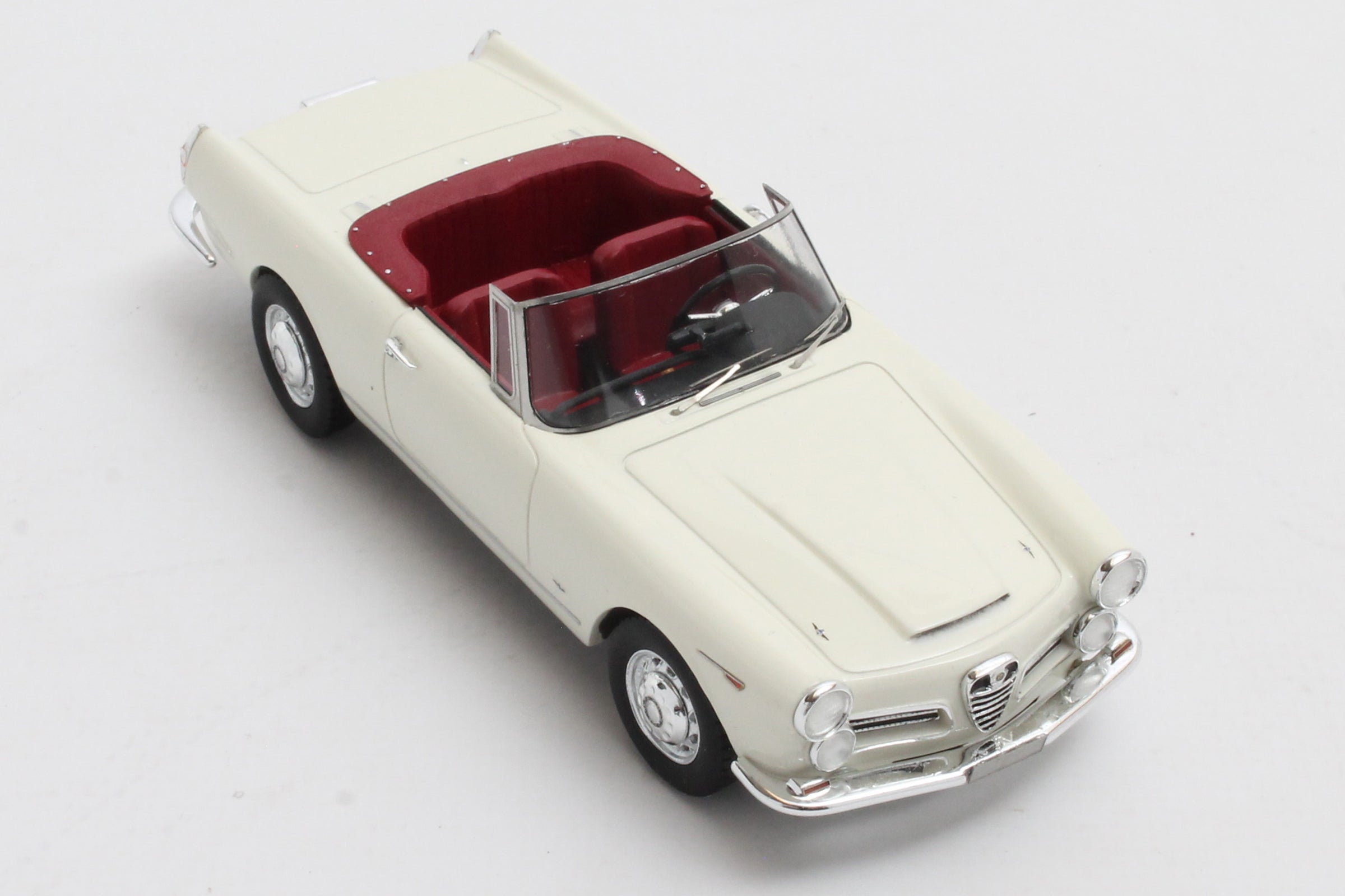 Alfa Romeo 2600 spider white 1:43 – Thomas Langejürgen
