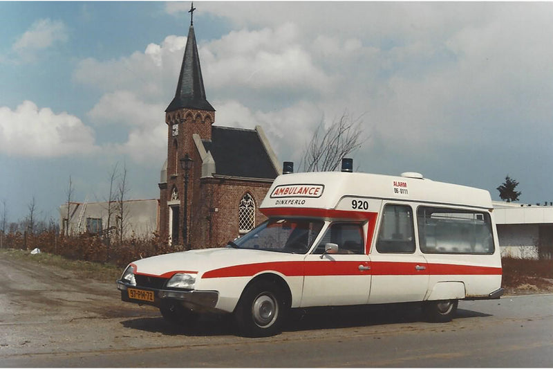 Citroen CX 2000 visible ambulance black 1:43