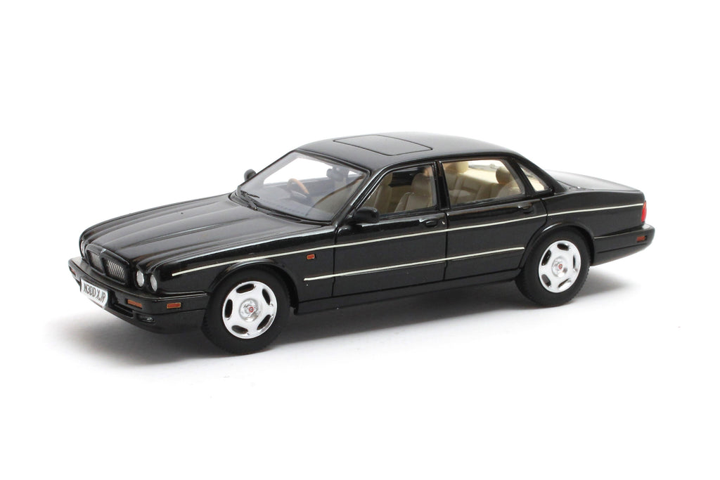 Jaguar XJR X300 black 1:43 – Thomas Langejürgen