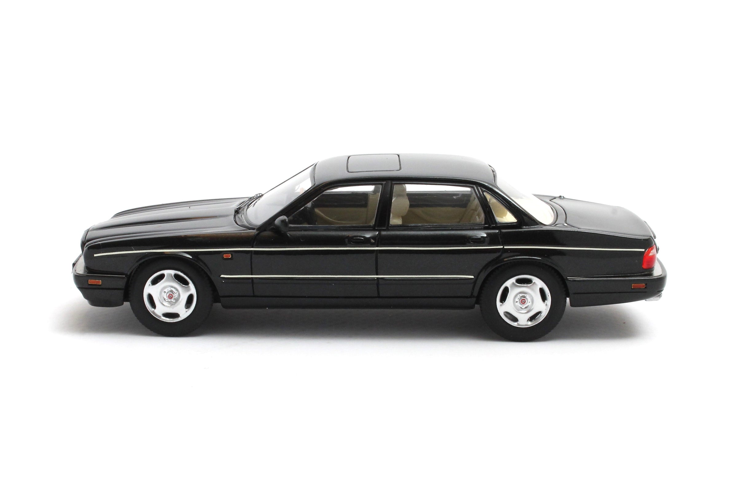 Jaguar XJR X300 black 1:43 – Thomas Langejürgen