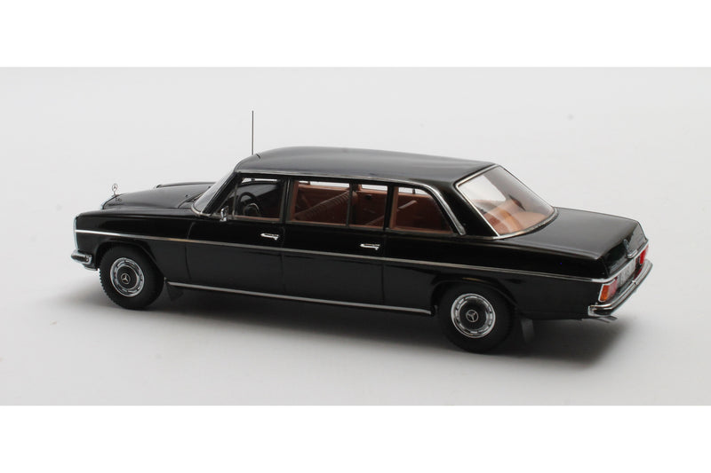 Mercedes V114 long black 1:43