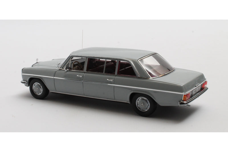 Mercedes V114 long grey 1:43