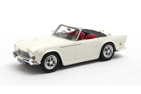 Triumph TR5 pi white 1:43