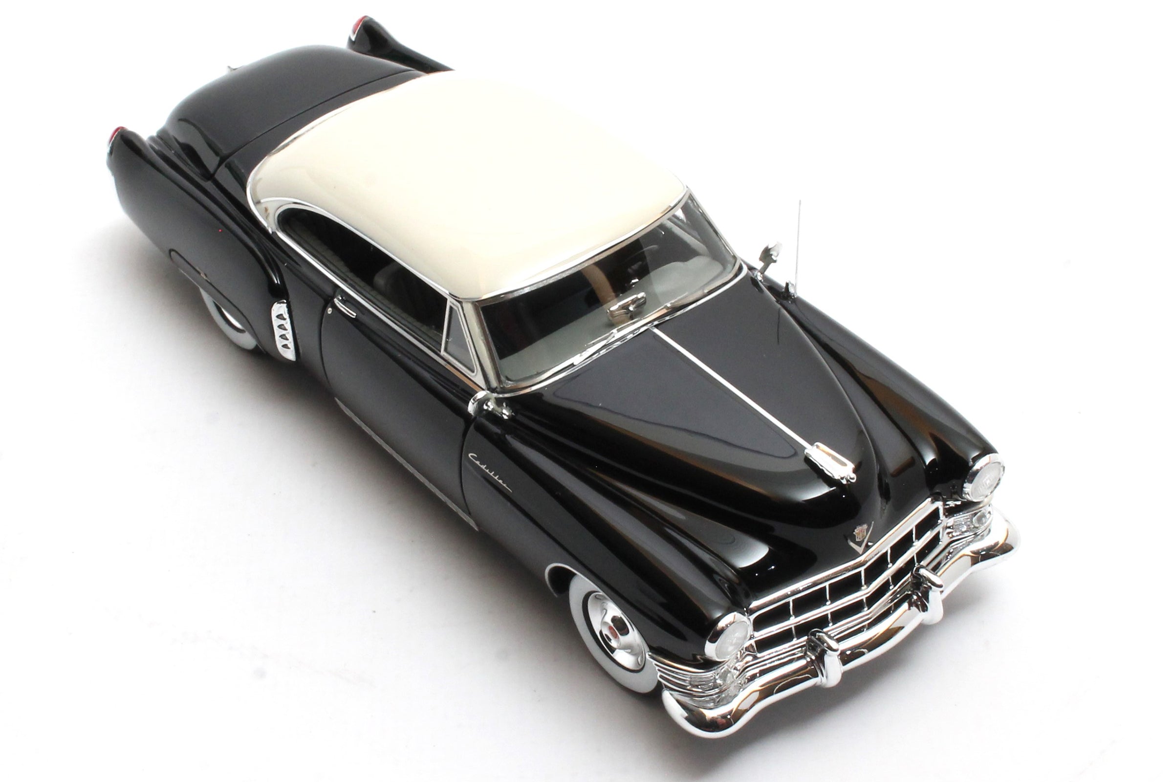 Cadillac Coupe DeVille Showcar 1949 - black/white 1:43 – Thomas
