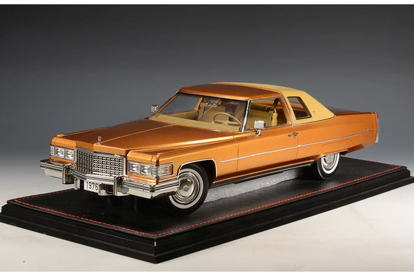 1976 Cadillac Coupe de Ville - Amberlite Firemist 1:18