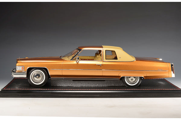 1976 Cadillac Coupe de Ville - Amberlite Firemist 1:18