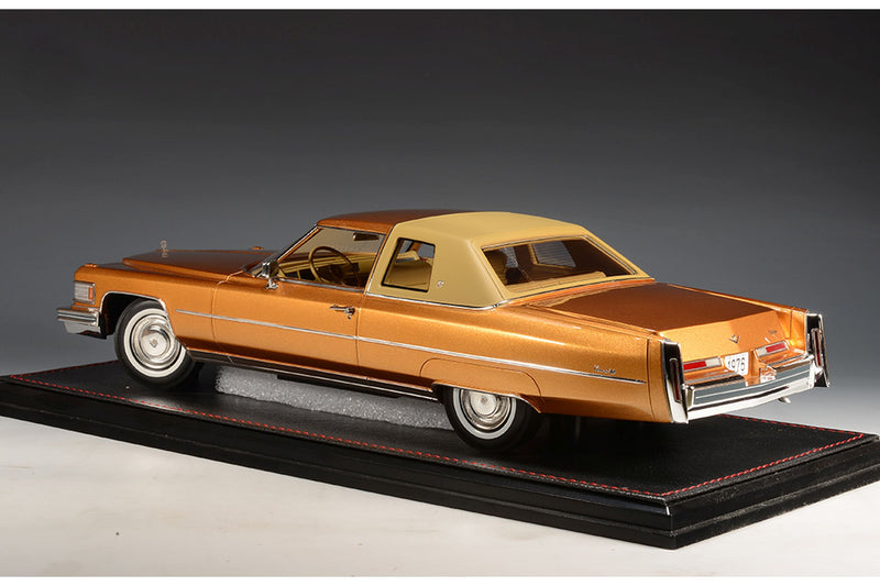 1976 Cadillac Coupe de Ville - Amberlite Firemist 1:18