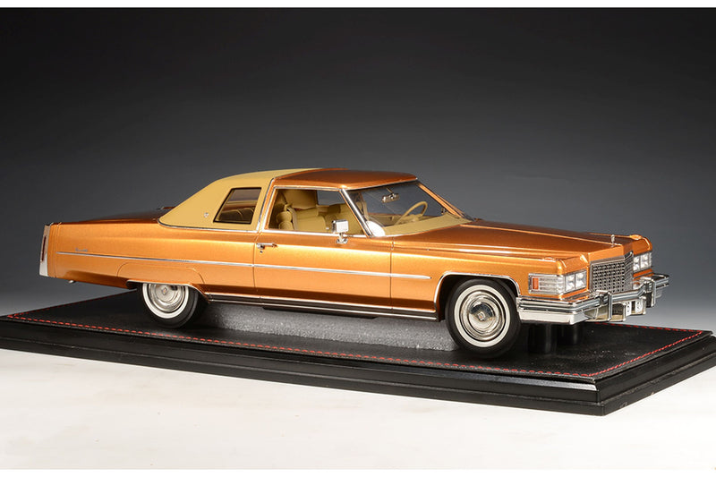 1976 Cadillac Coupe de Ville - Amberlite Firemist 1:18