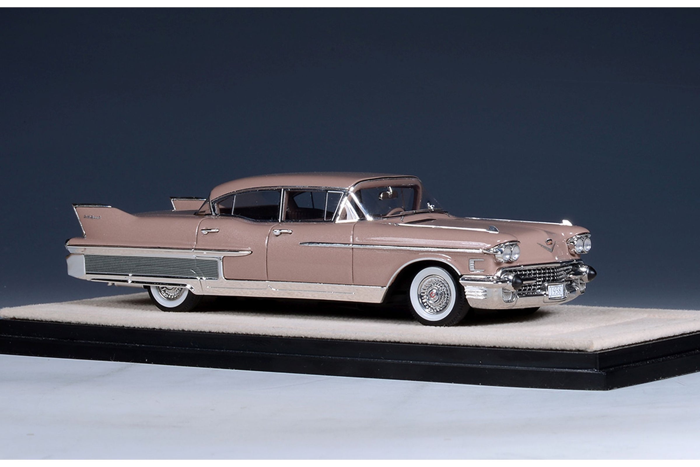 1958 Cadillac Fleetwood Sixty Special - Meridian Taupe 1:43
