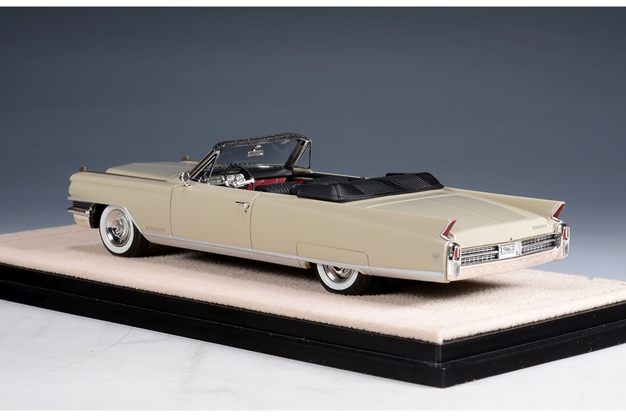 1963 Cadillac Eldorado Biarritz (open roof) - Bahama Sand 1:43