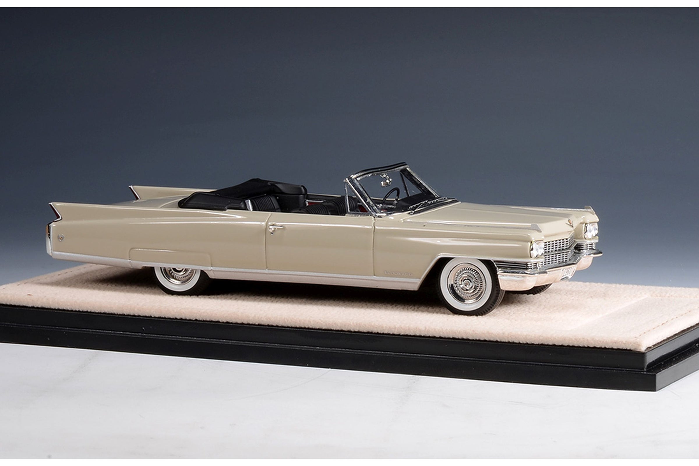1963 Cadillac Eldorado Biarritz (open roof) - Bahama Sand 1:43