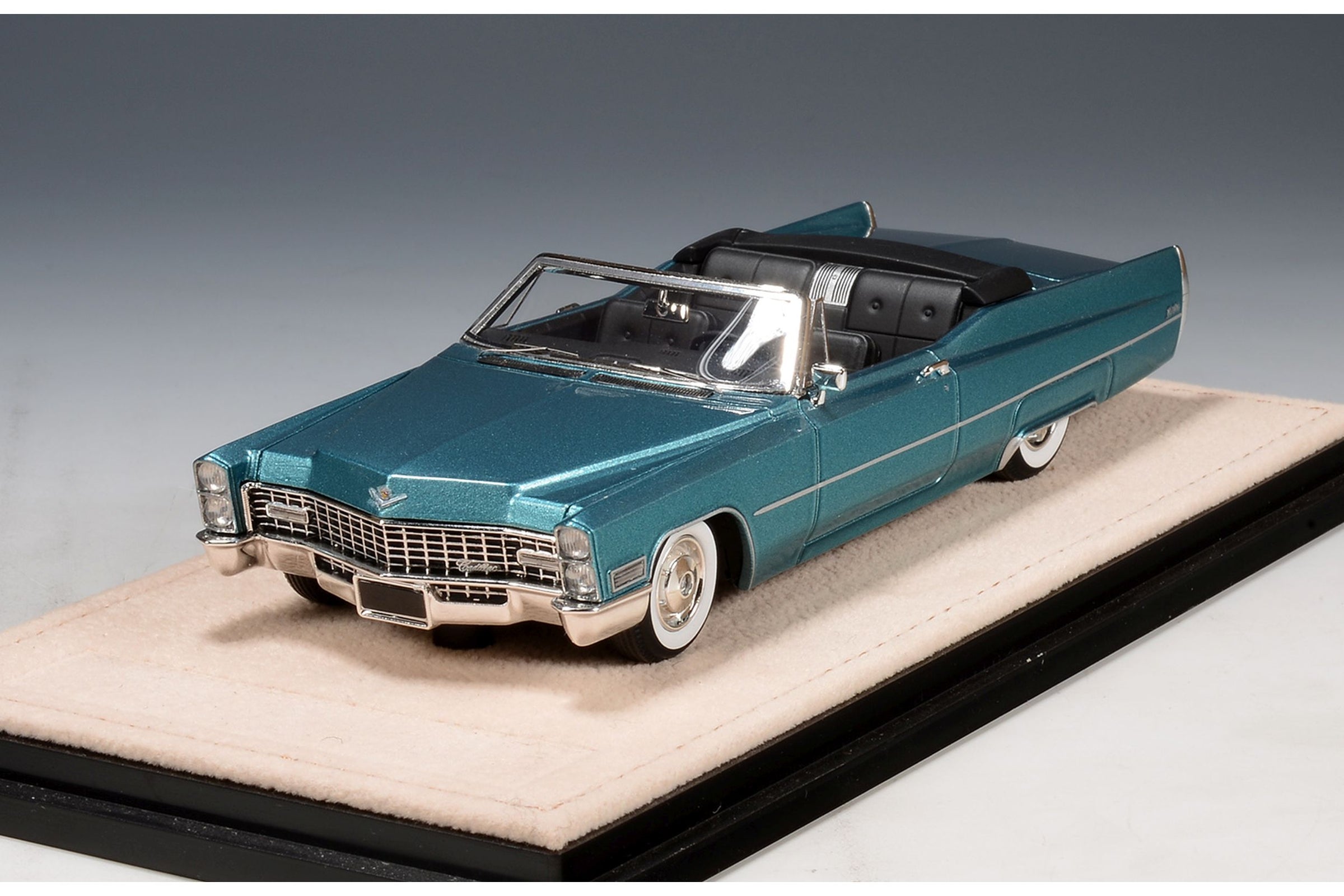 1967 Cadillac de Ville Convertible (open roof) - Capri Aqua