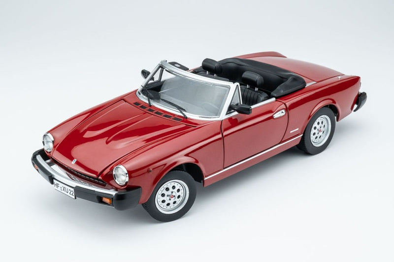 1/18 ピニンファリーナ スパイダー ヨーロッパ カブリオレ 1982 レッド Pininfarina Spidereuropa 1982 - rosso 1:18 – Thomas Langejürgen