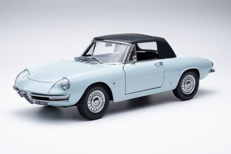 Alfa Romeo 1600 Duetto Spider hellblau 1:18