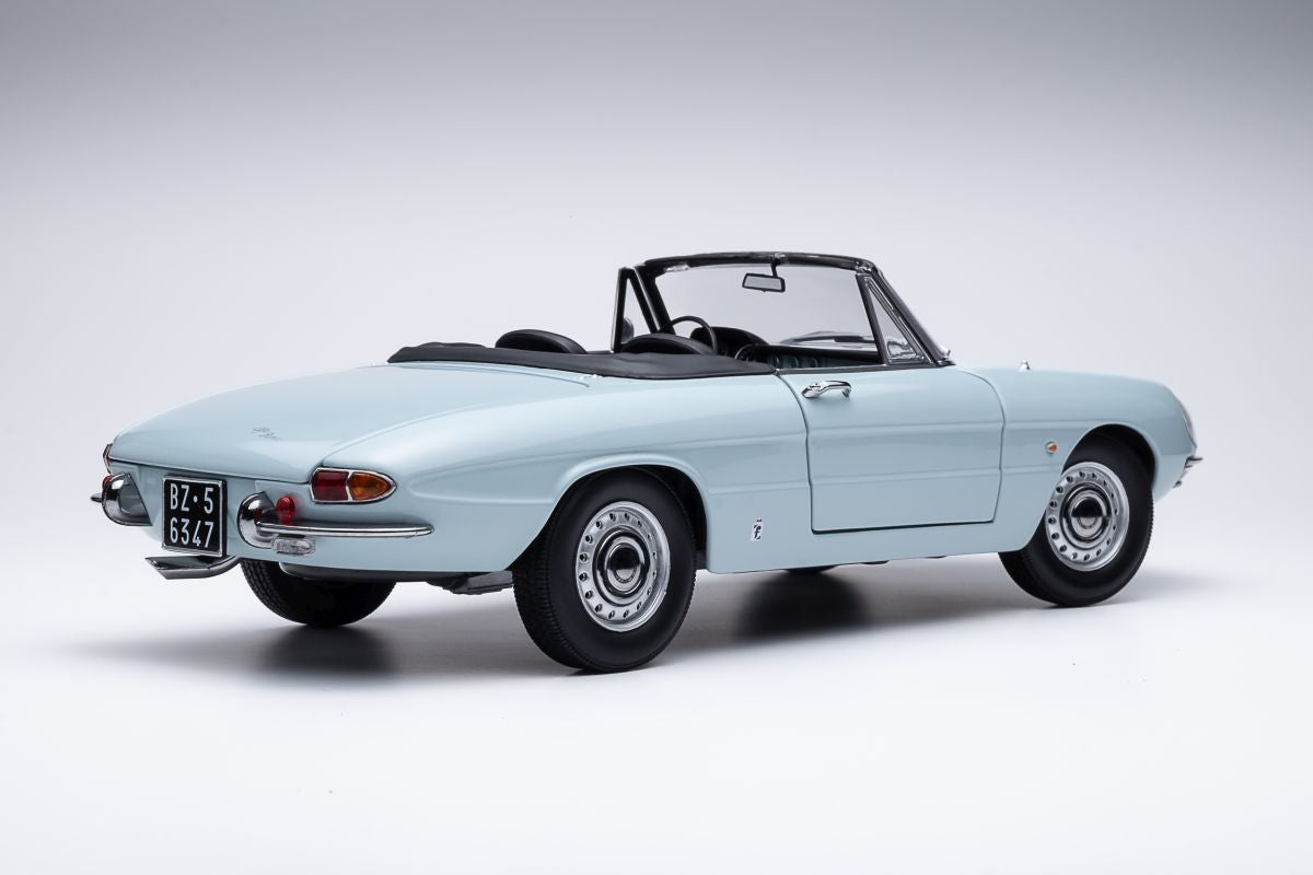 Alfa Romeo 1600 Duetto Spider 1966 - blu celeste 1:18 – Thomas
