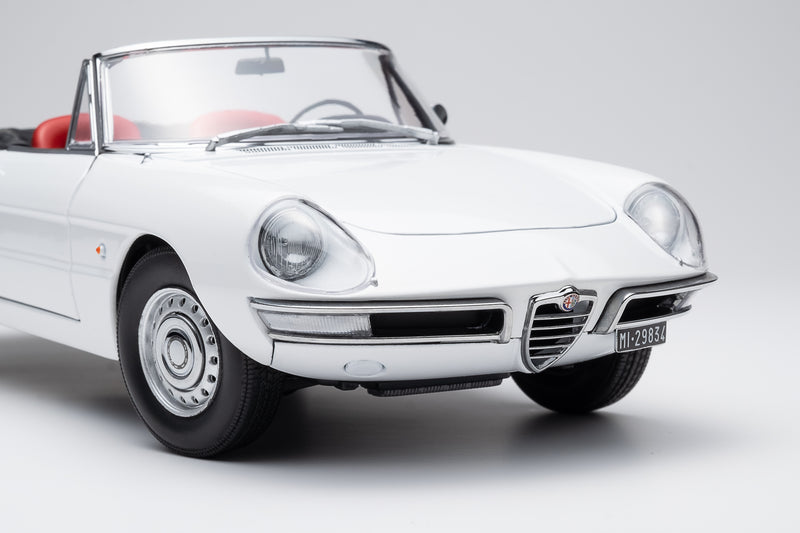 Alfa Romeo 1600 Duetto Spider 1966 - white 1:18