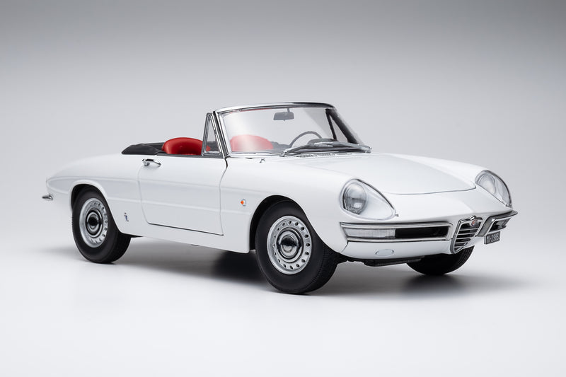 Alfa Romeo 1600 Duetto Spider 1966 - white 1:18