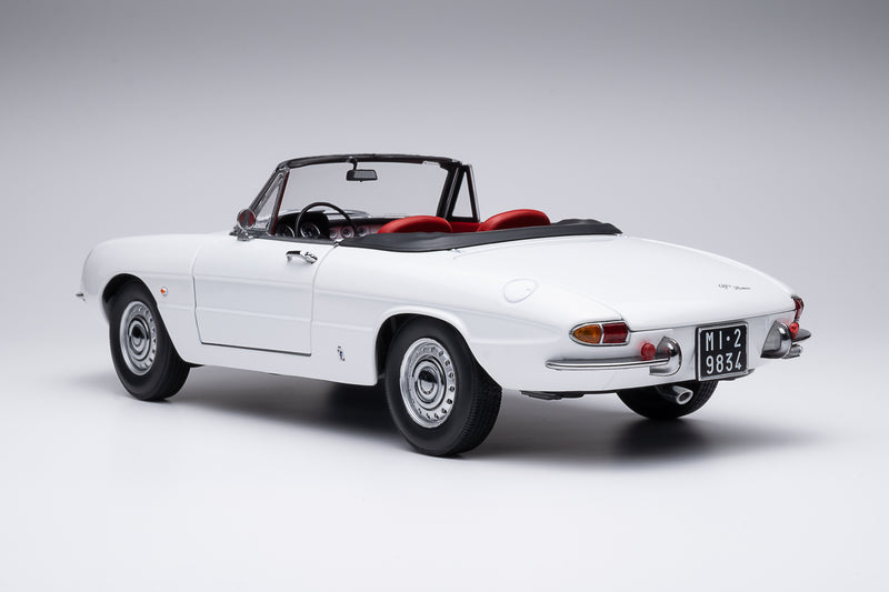 Alfa Romeo 1600 Duetto Spider 1966 - white 1:18