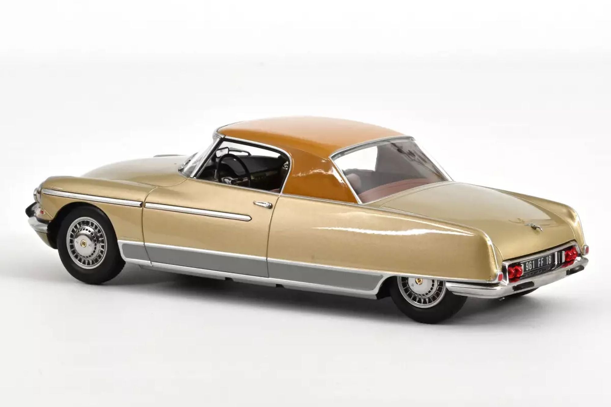 1/18 シトロエンDS 1964 CITROEN DS 19 Le Dandy Citroën DS 19 Le Dandy 1964 - Beige metallic & Brown 1:18