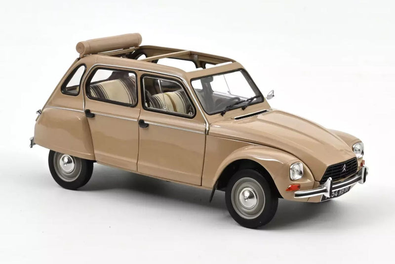 Norev n°157, série les Miniatures, Citroën Dyane rouge, 1/43e Norev n°157, série les Miniatures, Citroën Dyane rouge, 1/43e