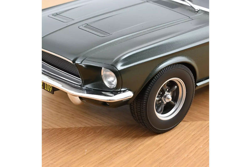 Ford Mustang Fastback (1968) "Steve McQueen" - Satin green met. 1:18