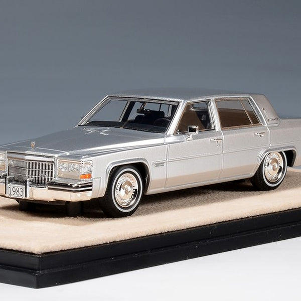 1983 Cadillac Sedan de Ville - Silver Metallic 1:43 – Thomas