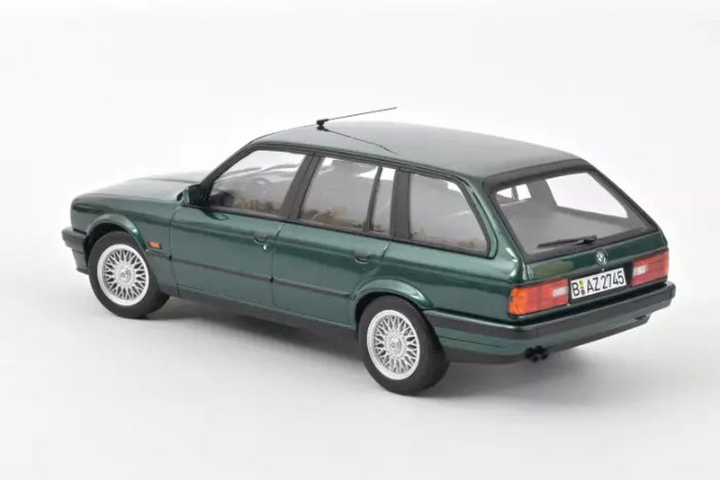 BMW 325i Touring - green 1:18