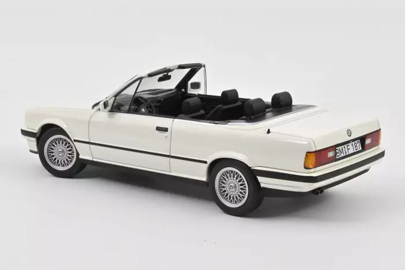 BMW 325i Cabriolet - white 1:18