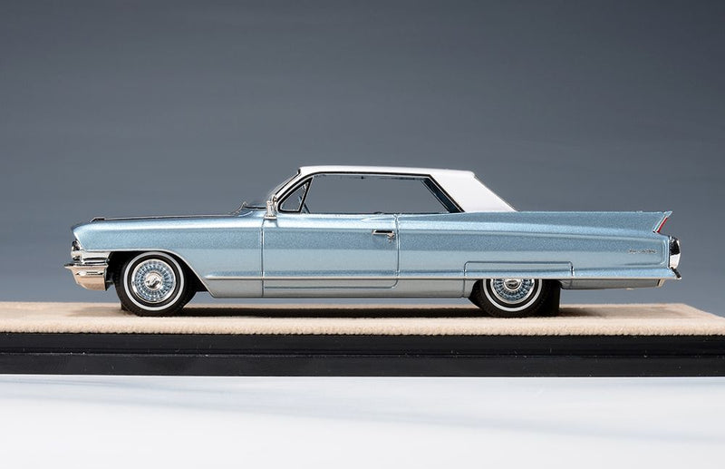 1962 Cadillac Coupe de Ville - Newport Blue Metallic (white roof) 1:43