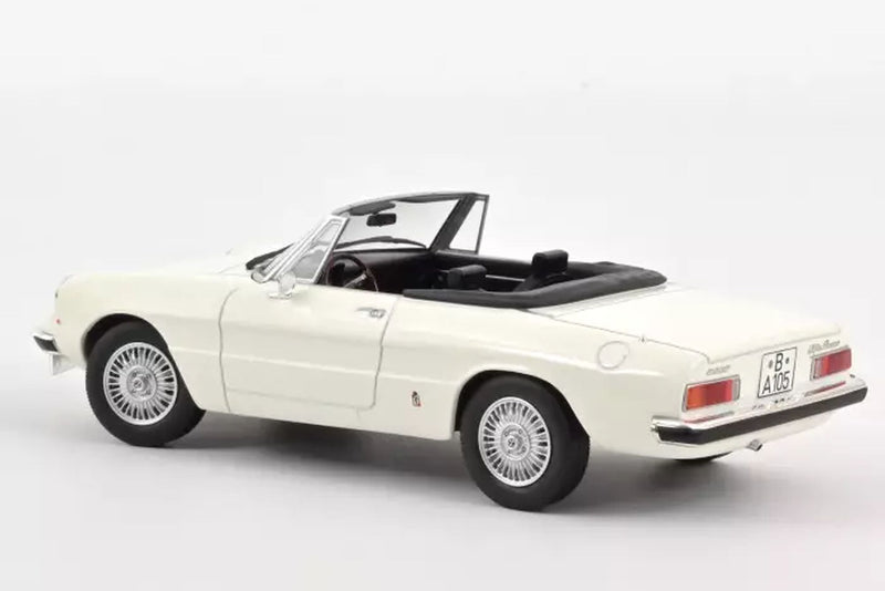 Alfa Romeo 2000 Spider 1978 white - 1:18