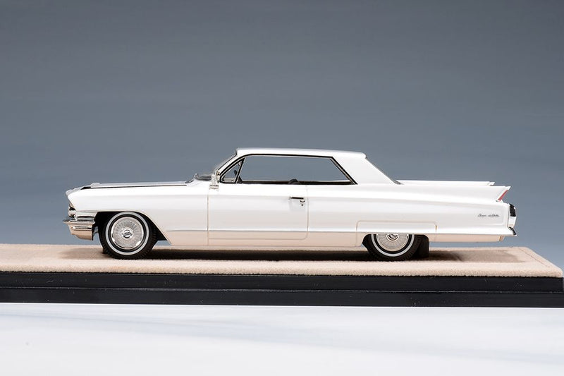 1962 Cadillac Coupe de Ville - Olympic White 1:43