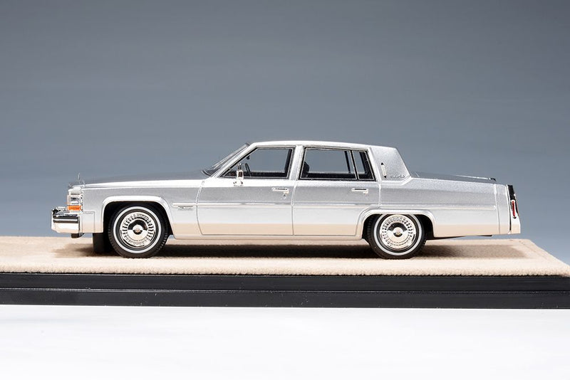 1983 Cadillac Sedan de Ville - Silver Metallic 1:43