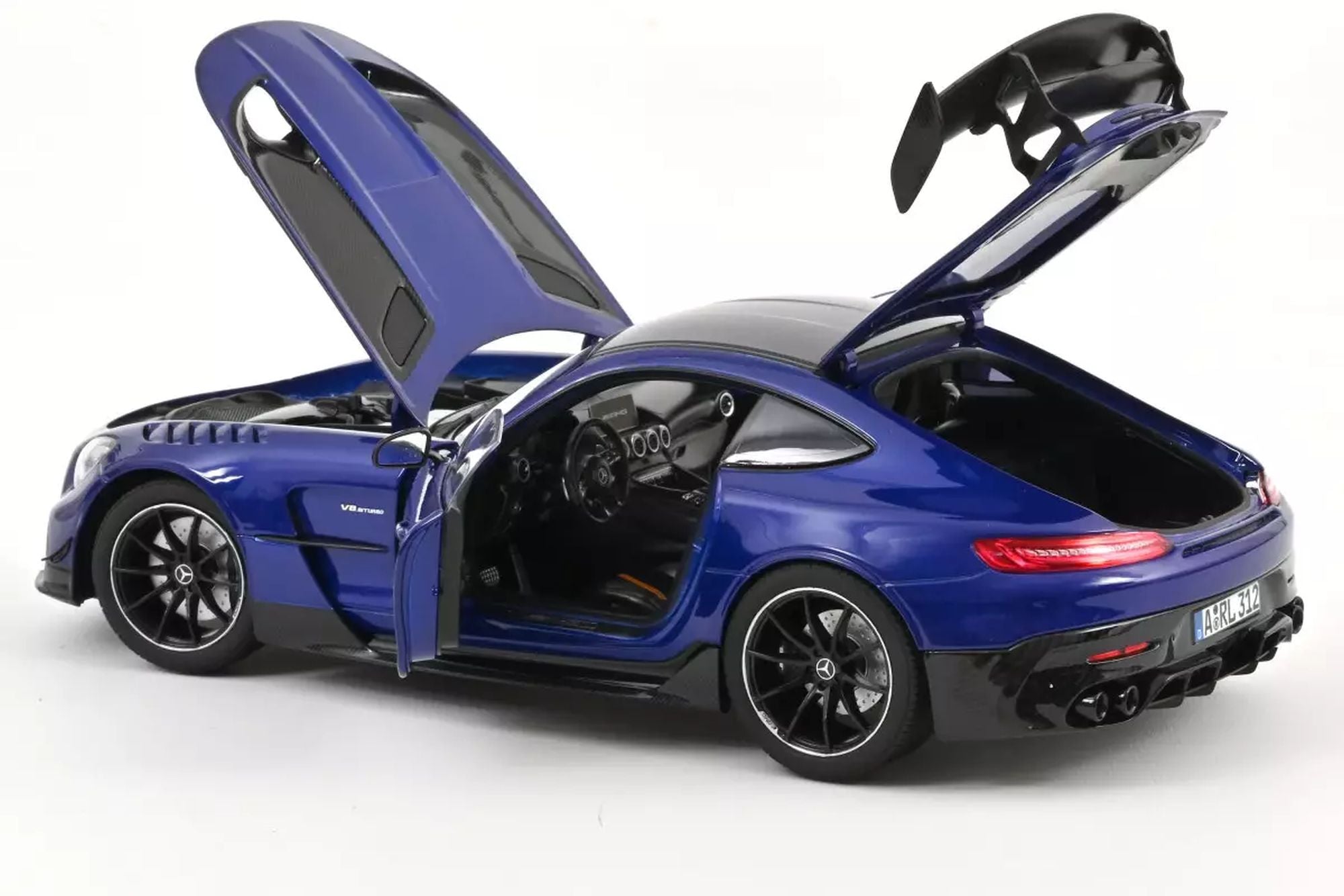 Minichamps Modellauto Mercedes AMG GT Black Series 2020 matt grün