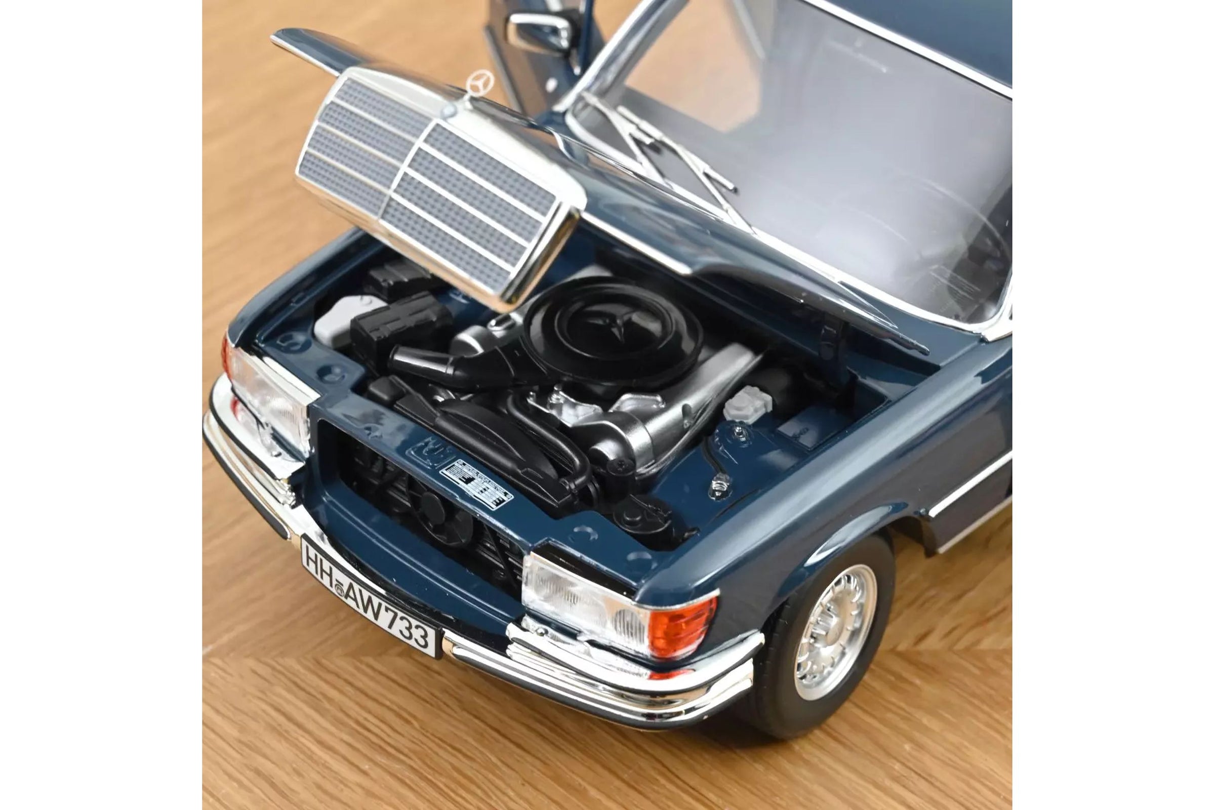 1/18 メルセデス・ベンツ 350 SEL W116 1979 ダークブルー Mercedes 350 SEL W116 (1979) - Hansa blue 1:18 – Thomas Langejürgen