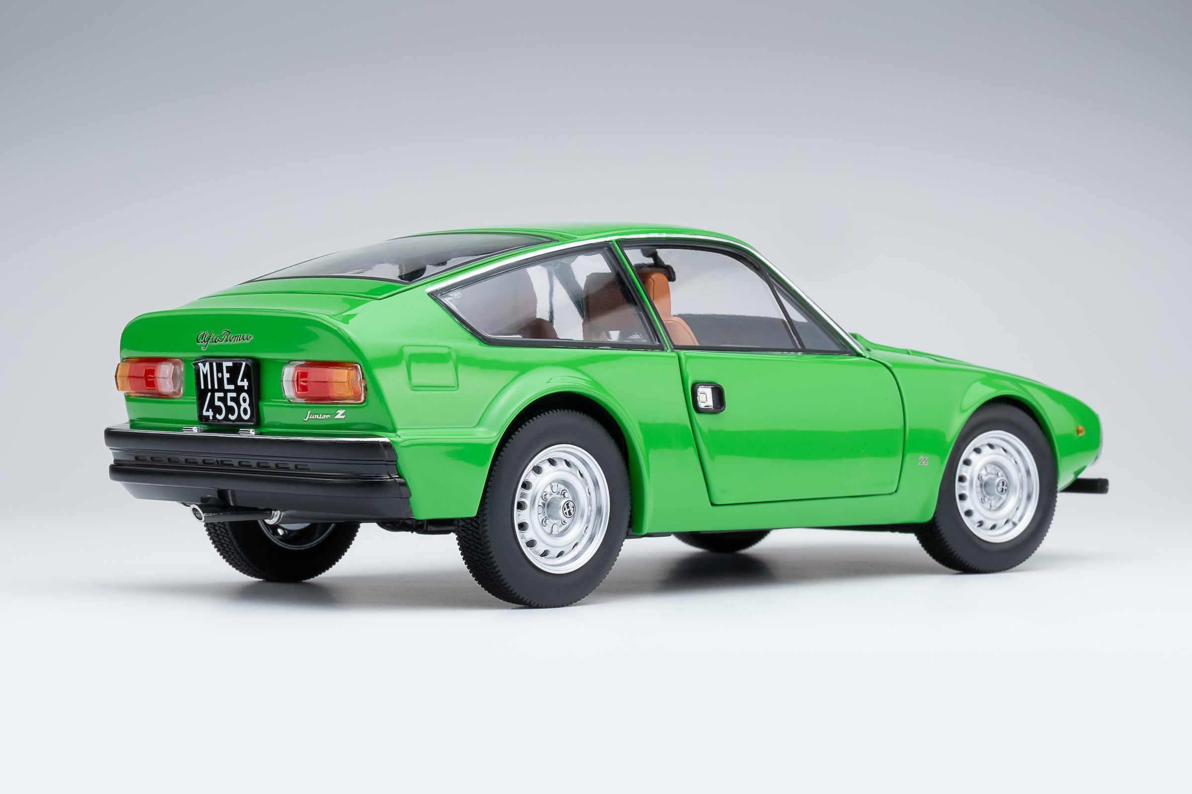 ミニカー Tecnomodel Alfa Romeo Junior Zagato 1300 TECNOMODEL TM18-21A Scale 1/18 | ALFA ROMEO GIULIA GT 1300