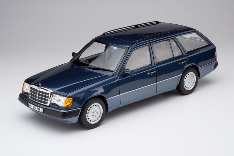 Mercedes-Benz  W124 300 TD 1990 nautical blue 1:18