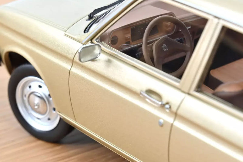 Sacoche Peugeot 103 Modèle Réduit Peugeot 104 GR 1981 Beige Métallisé – NOREV 1/18, Collection Vintage Norev 1/18 104 GR Sacoche Peugeot 103 Modèle Réduit Peugeot 104 GR 1981 Beige Métallisé – NOREV 1/18, Collection Vintage Norev 1/18 104 GR