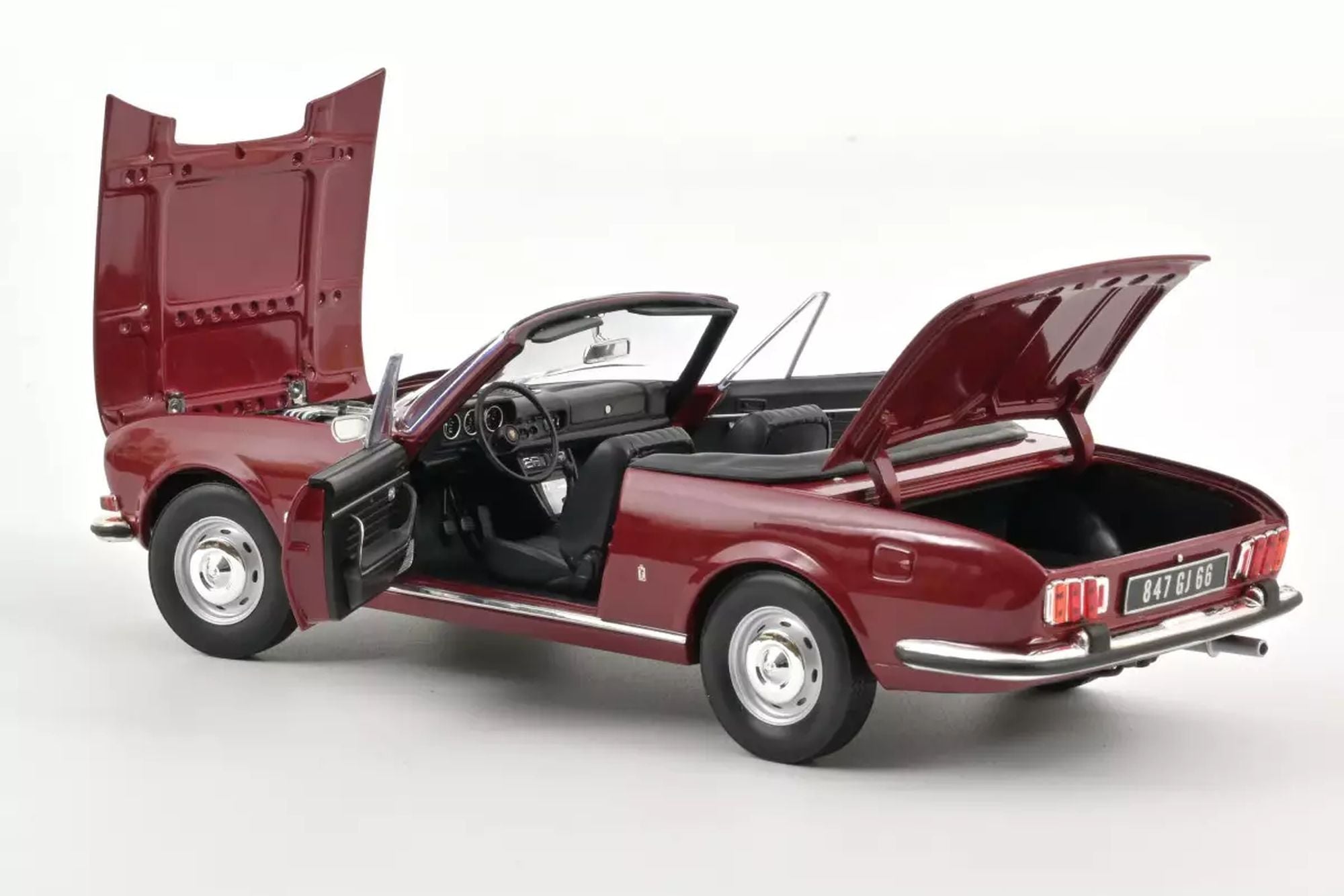 Peugeot 504 Cabriolet 1983 – Cult Models 1/18 – Rouge Métal – Résine – Neuf