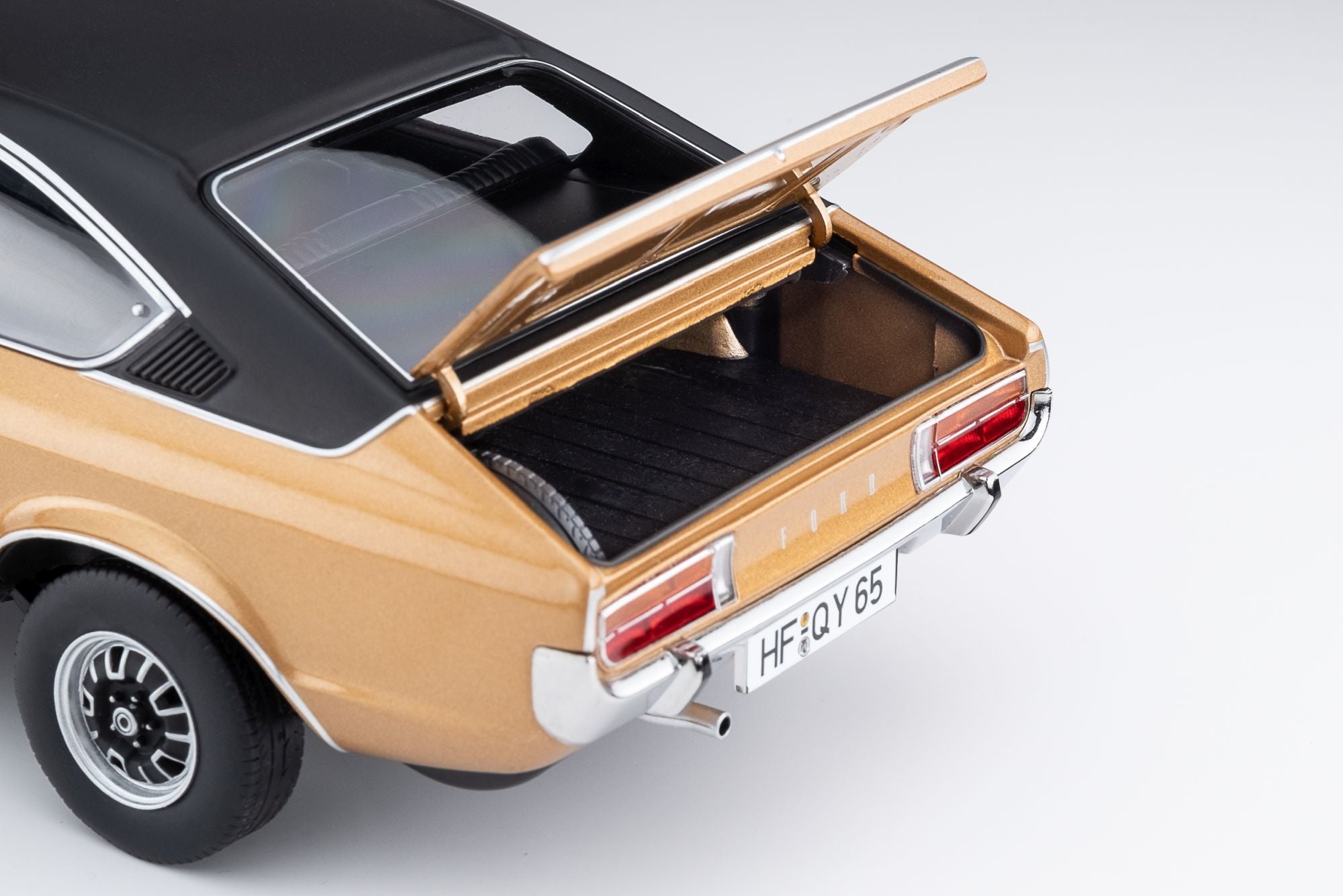 TOURING MODELCARS 18080003 Ford Angleterre - Granada Consul 2.3L V6 Gt Coupe II