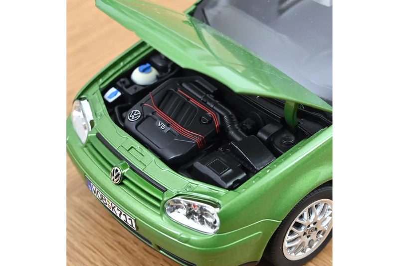VW Golf IV GTI (1998) - cosmic green metallic 1:18
